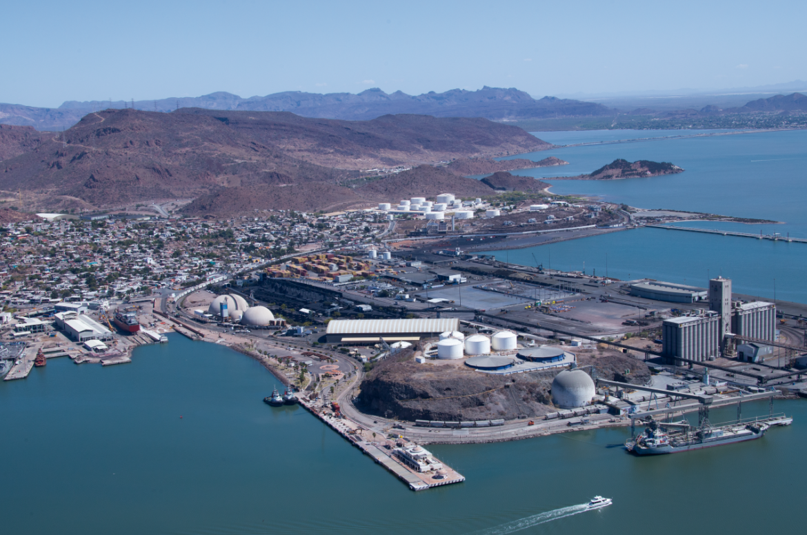 Anuncia Gobernador Durazo plan piloto de Ford para envío de vehículos por el Puerto de Guaymas
