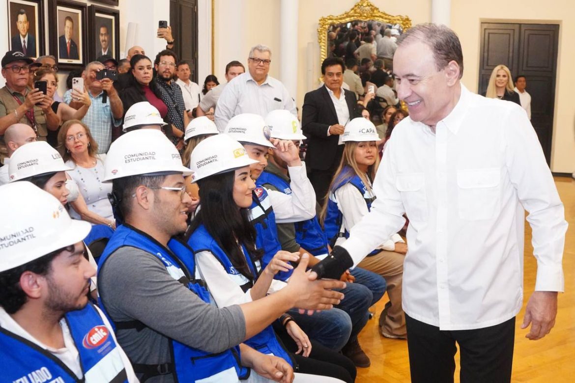 Gobierno y empresariado de Sonora coordinan esfuerzos para profesionalizar a jóvenes en la industria con entrega de becas