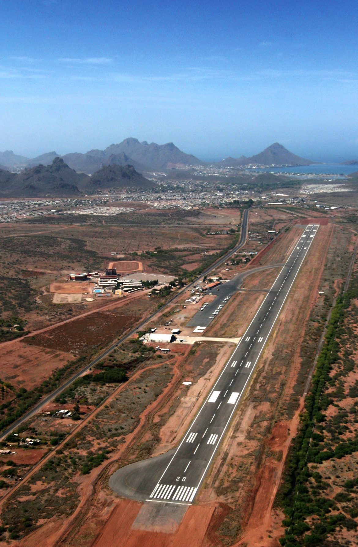 Modernizan del Aeropuerto Internacional de Guaymas y el de Ciudad Obregón, ademásdel puerto de Guaymas
